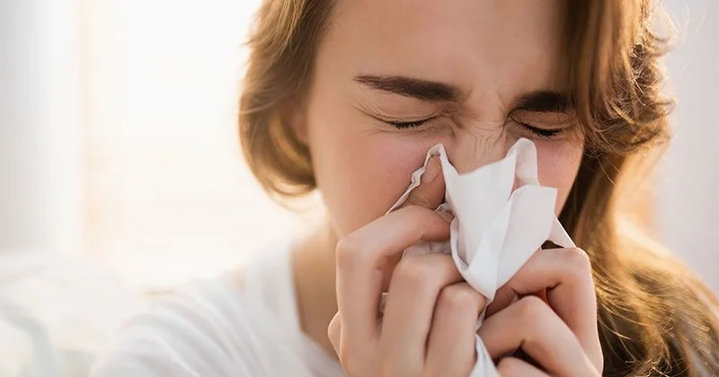 Mövsümi allergiya Allergiya ilə soyuqdəyməni necə ayırd etmək olar?