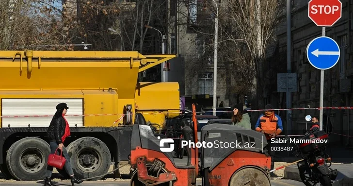 В Баку завершен ремонт еще трех участков дорог