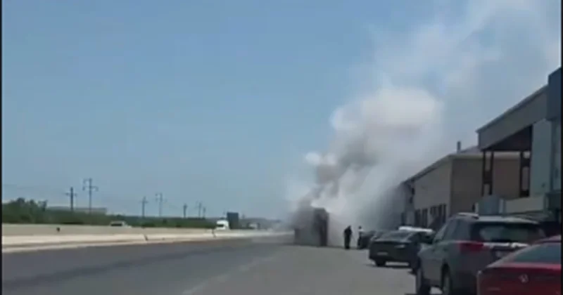 В Баку загорелся еще один маршрутный автобус ВИДЕО