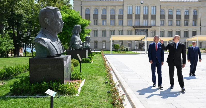 Алиев и Пеллегрини посмотрели расстрелянные памятники в Шуше Minval Politika