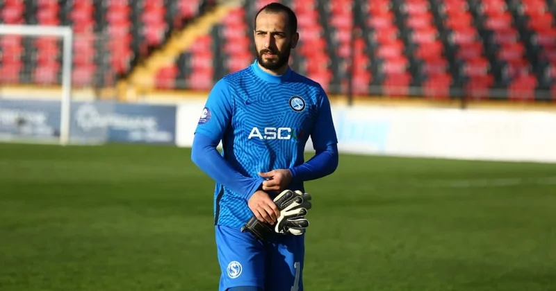 Qapıçı Rəşad Əzizli yenidən Premyer Liqada