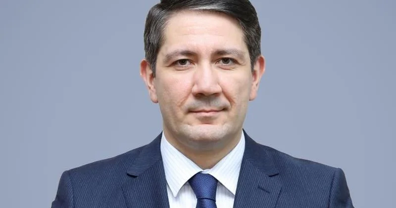 Maliyyə nazirinin müavini Anar Kərimov ƏƏSMN də də müavindir?
