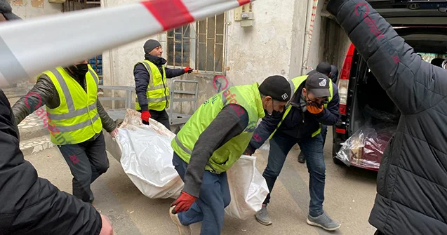43 yaşlı kişi evdə ölü tapıldı
