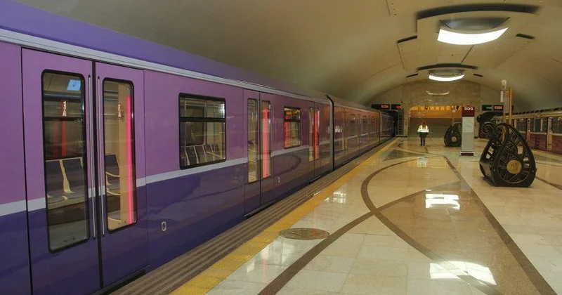 В бакинском метро начинается подготовка к проекту разделения линий
