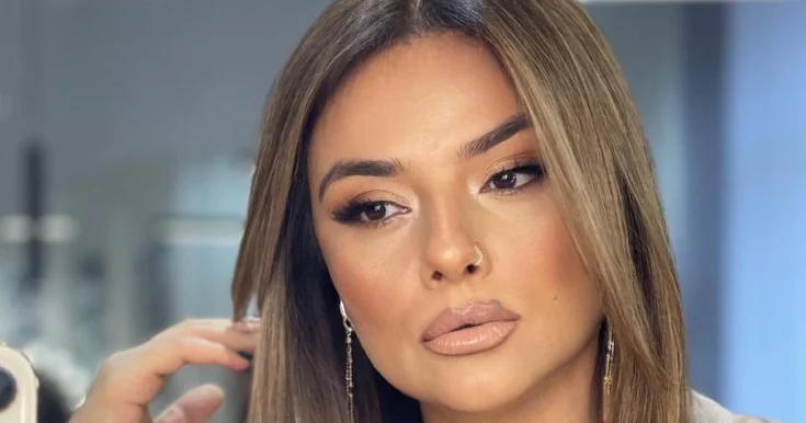 Kamilə Babayeva anası və qızı ilə Foto