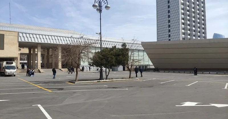 Dəmiryol Vağzalında parklanma xidməti müvəqqəti dayandırılır