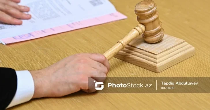 В Азербайджане двое мужчин приговорены к 12 годам тюрьмы за крупную кражу из банка