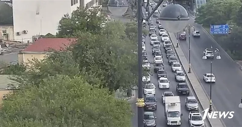 На каких улицах Баку 14 августа наблюдаются транспортные заторы? ФОТО