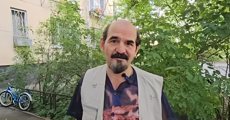 Sankt Peterburqda Leninin oxşarı döyülüb