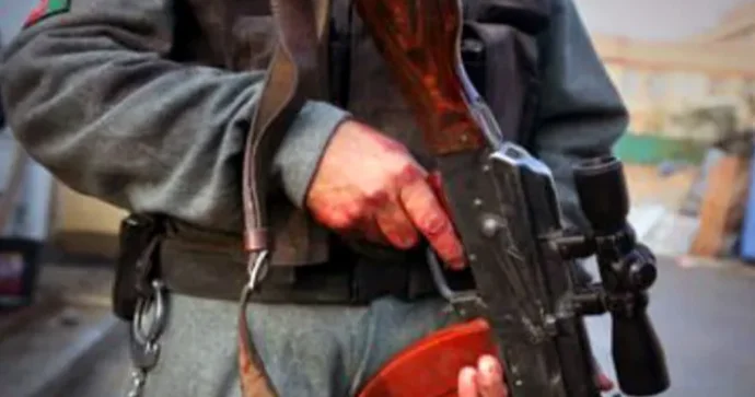 Polislərə bir gecədə 8 hücum olundu 6 nəfər öldü