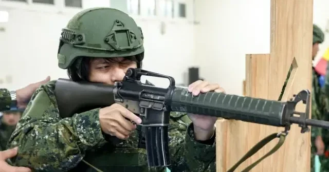 Китай назвал военные учения Тайваня дорогостоящим спектаклем