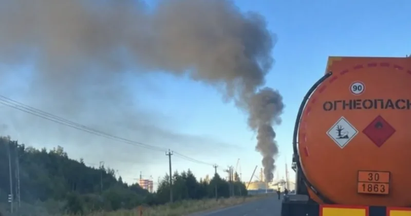 Ukrayna Leninqrad vilayətinə zərbə endirib, iki emal qurğusu sıradan çıxarılıb