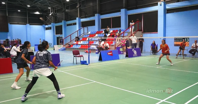 Dünyanın ən güclü yeniyetmə badmintonçuları Bakıda in FOTOREPORTAJI