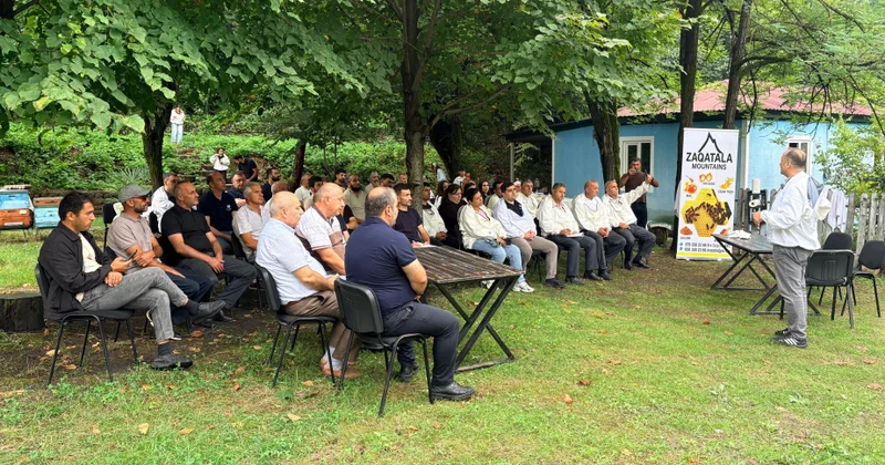 Zaqatalada arıçılar üçün beynəlxalq ekspertin iştirakı ilə maarifləndirici sahə görüşü təşkil olunub