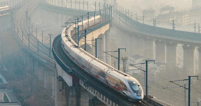 Çin ilk dəfə qatarı 5,3 saniyəyə 800 km/saat sürətə çatdırıb