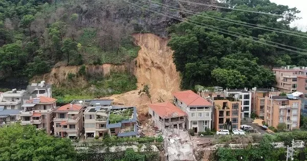 Çində torpaq sürüşməsi: Ölənlər və itkin düşənlər var