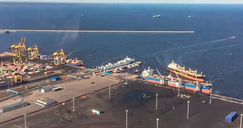 Leninqrad vilayətindəki Ust Luqa limanına PUA larla hücum edilib