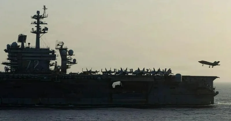 ВМС США столкнулись с кризисом на авианосце Авраам Линкольн