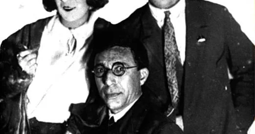 Ora tramvaylar getmir Rafael Hüseynov yazır