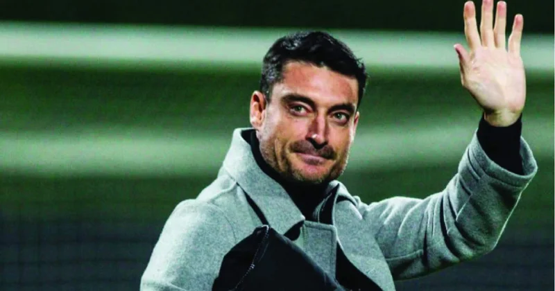 Albert Riera Srvena Zvezda nın baş məşqçi olub
