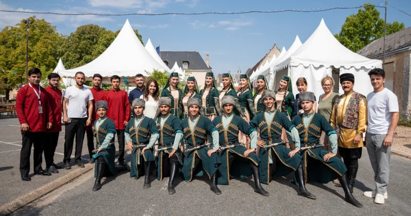 Azərbaycanın zəngin mədəni irsi Fransada keçirilən beynəlxalq folklor festivalında təqdim olunub