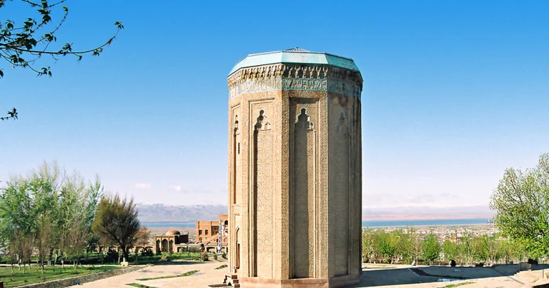 Turan Abbaszadə: Möminə xatun türbəsi Azərbaycan memarlıq tarixində xüsusi mövqeyə malikdir