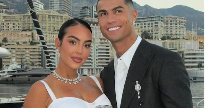 Ronaldo Rodriqesə etibar etmir? Nikah müqaviləsi imzaladılar + Foto