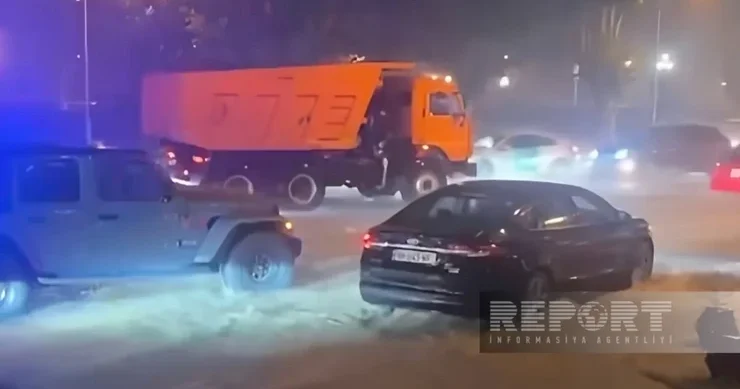 Güclü yağış Tbilisidə bir sıra problemlər yaradıb