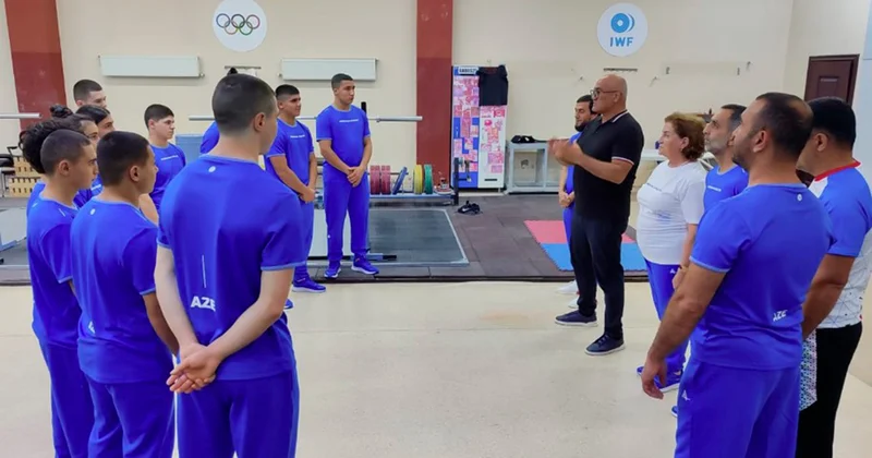 Firdovsi Umudov Avropa birinciliyinə yollanacaq heyət üzvləri ilə görüşdü Fotolar