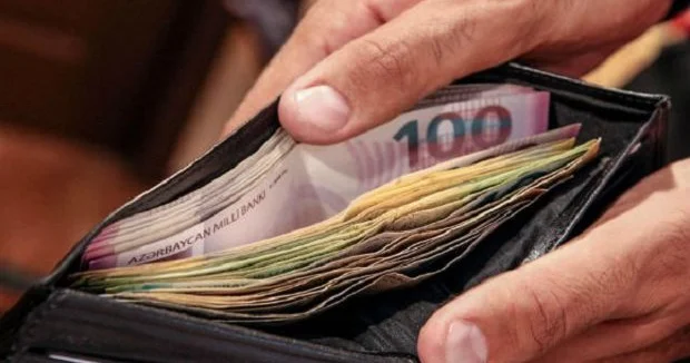 Maaş artımı rifah deməkdirmi? SOSİOLOQ AÇIQLADI