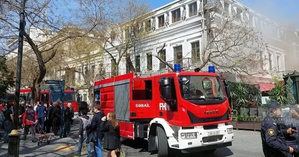 "Qızıl qaya" kafesi tamamilə yandı