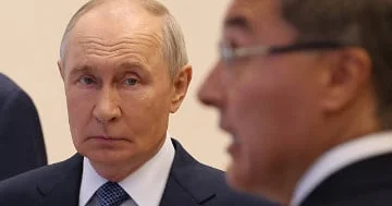 Putin hava köpüyünü üfürür...