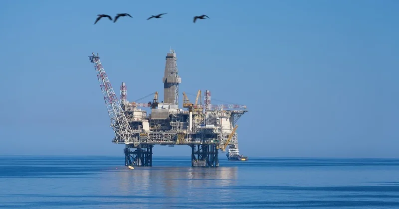 Нефть торгуется разнонаправленно
