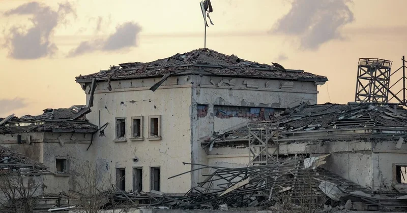İran iki cəbhədə hərəkətə keçdi: İraq Kürdüstanına zərbələr, Hörmüzdə gəmilərə hücum