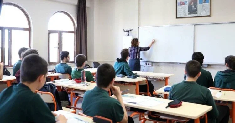Ermənistan vətəndaşı olan uşaqların təhsil almasına qadağa qoyulacaq? KONKRET