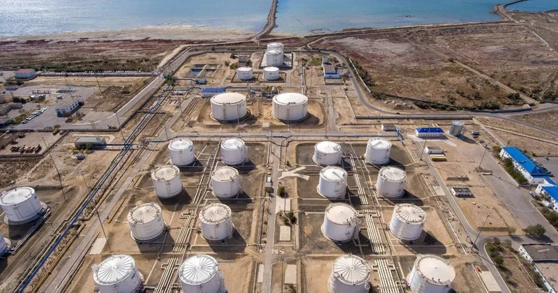 Казахстан нарастил поставки нефти через Баку на 11,5%