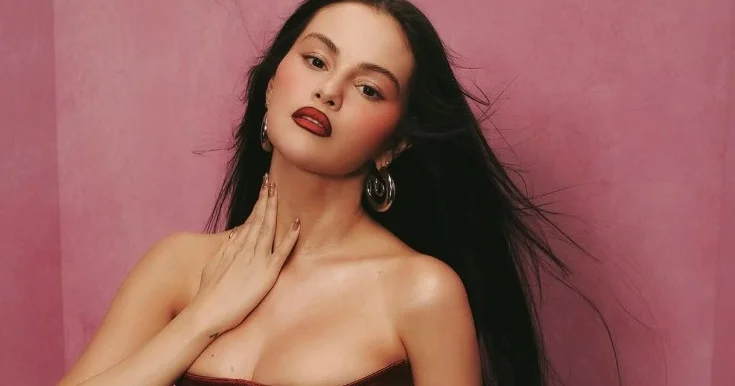 Selena Qomez sosial şəbəkələrdən niyə uzaqlaşır?