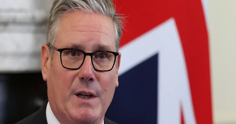 Starmer: İnsanların etiraz etmək hüququ var, amma polisə hücum qəbuledilməzdir