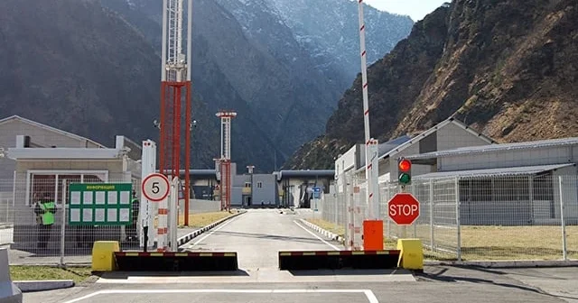 Ermənistan viza möhürlərindən Ağrı dağının təsvirini çıxarır