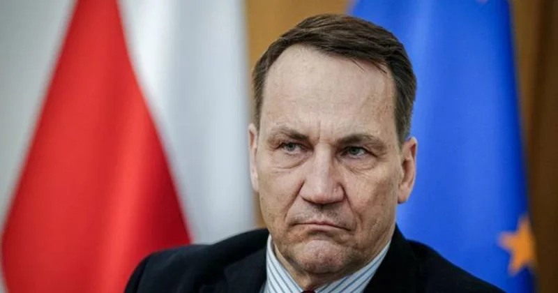 Sikorski: Polşa hava məkanına girən PUA larda partlayıcı olmayıb