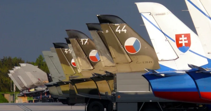 Çexiya NATO nun şərq cinahının gücləndirilməsi üçün Polşaya helikopterlər göndərəcək