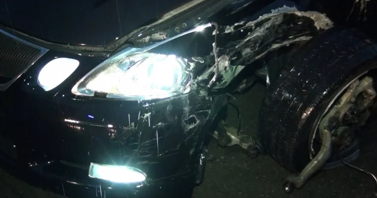 “Lexus” BMW ilə toqquşub