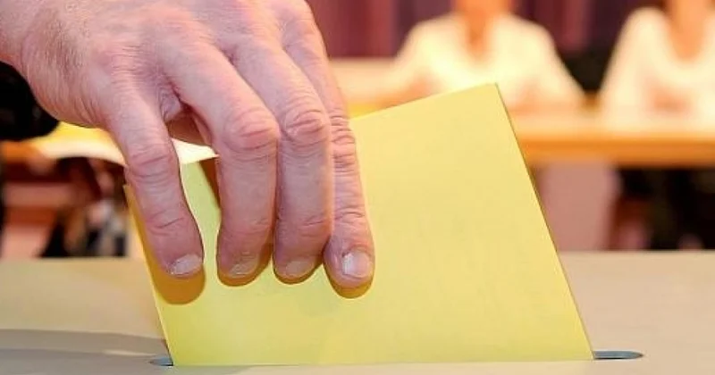 İsveçdə müxalifət seçkini udur