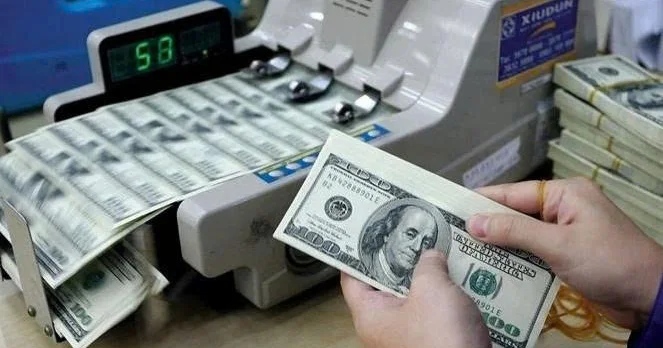 Dollar yerində qalıbsa: Hər şey niyə bahalaşır?