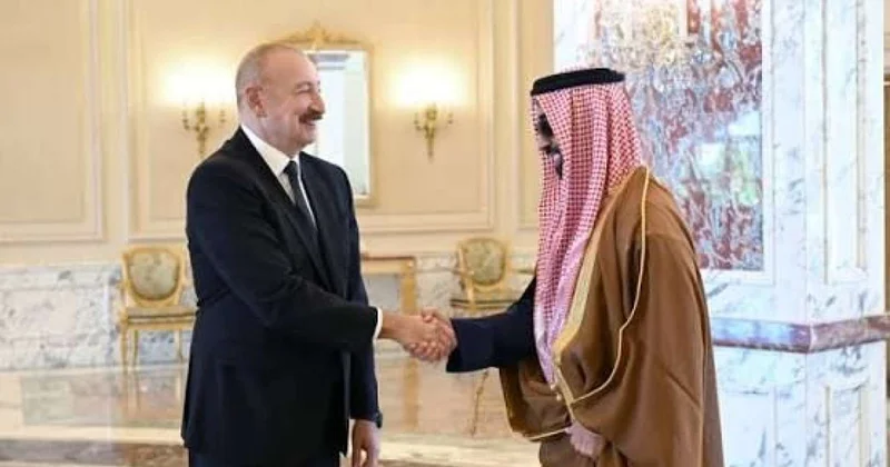 İlham Əliyev Nəhyanla görüşdü, sənədlər imzalandı