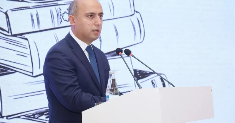 Министр: В 99 процентов классов Азербайджана меньше 40 учеников
