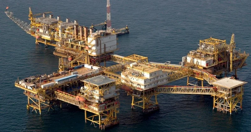 Иран получил более $20 млрд дохода от совместного с ОАЭ нефтяного месторождения