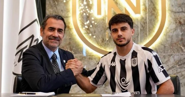 "Neftçi" onunla müqaviləni uzatdı