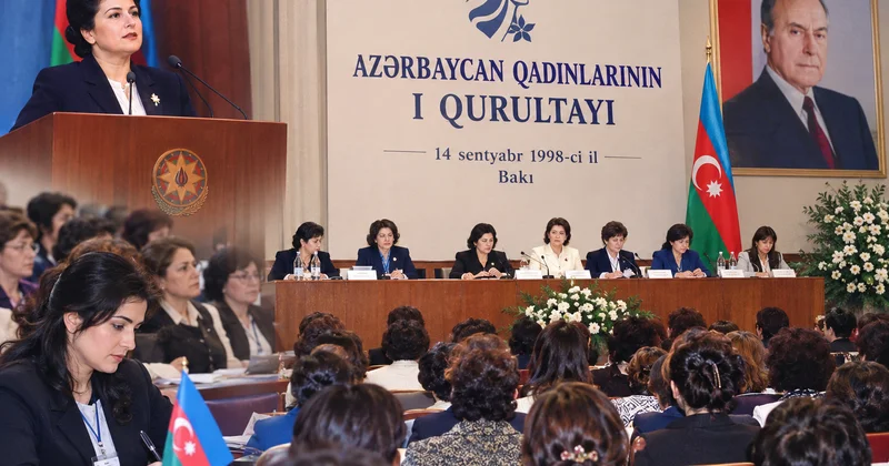 Azərbaycan qadını: zəhməti, fədakarlığı və quruculuq əzmi ilə