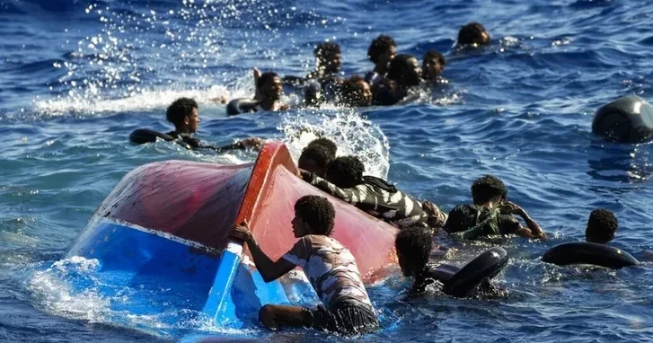 Лодка с мигрантами затонула у берегов Греции 25 человек пропали
